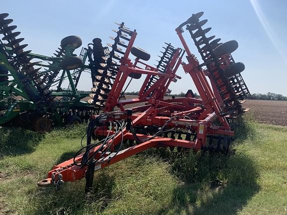 Image of Kuhn Krause Excelerator 8000 equipment image 1