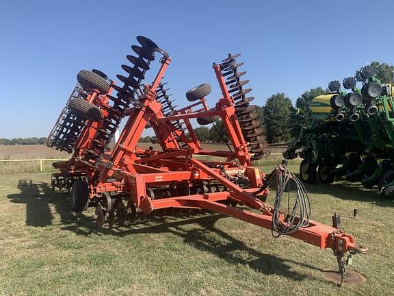 Image of Kuhn Krause Excelerator 8000 equipment image 1