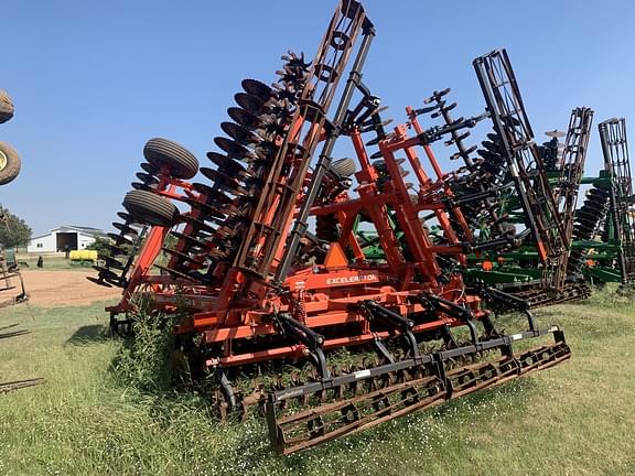 Image of Kuhn Krause Excelerator 8000 equipment image 2