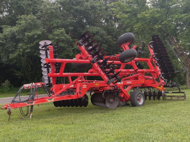 Image of Kuhn Krause 8200 equipment image 1