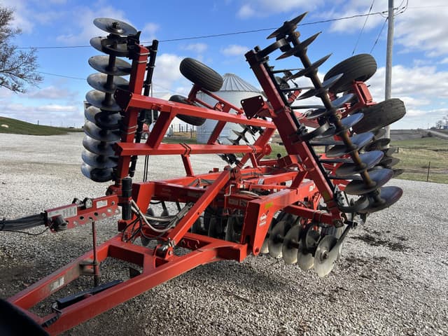 Image of Kuhn Krause 8200 equipment image 1