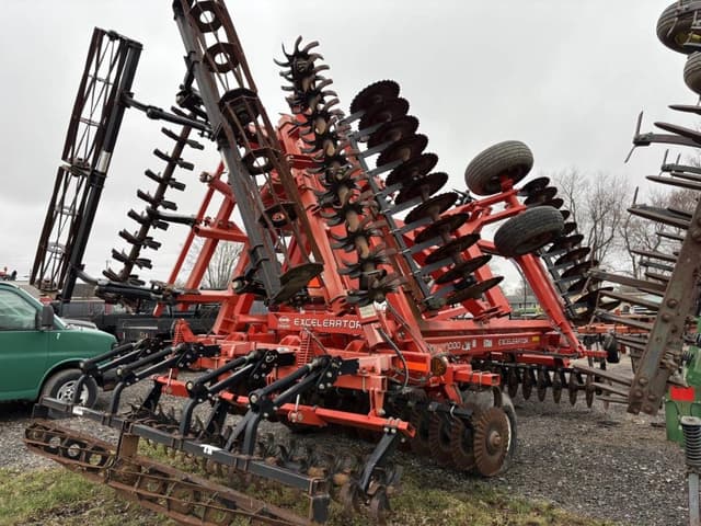 Image of Kuhn Krause Excelerator 8000 equipment image 2