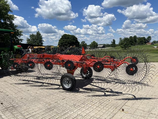 Image of Kuhn SR300 equipment image 2