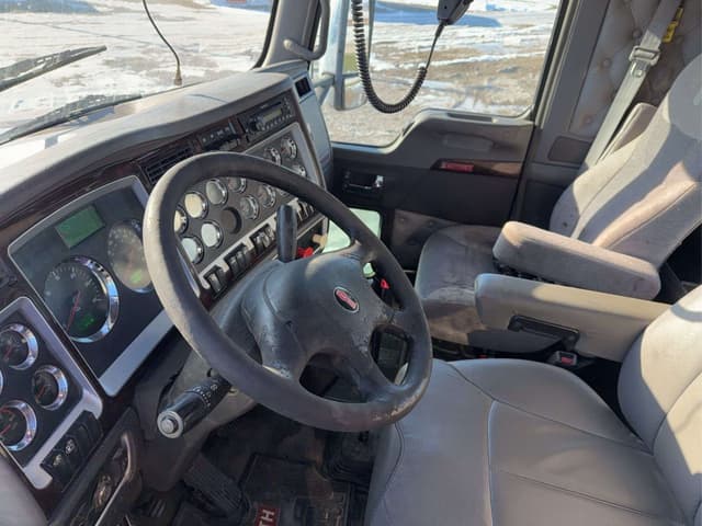 Image of Kenworth T800 equipment image 3
