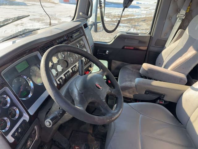 Image of Kenworth T800 equipment image 4