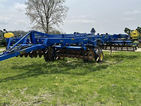 Image of Landoll 2211 equipment image 2
