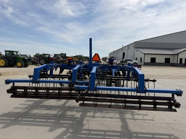 Image of Landoll 2410-6-24 equipment image 3