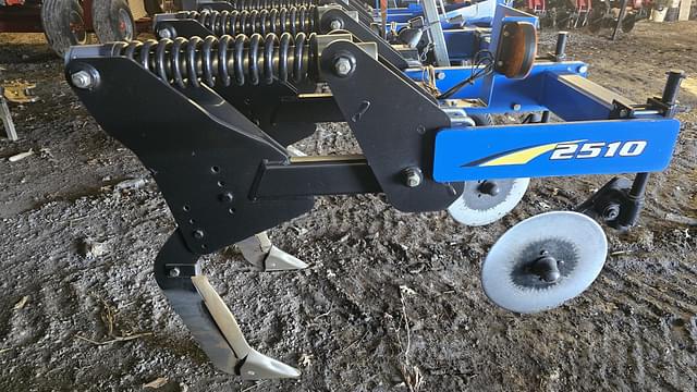 Image of Landoll 2510 equipment image 2