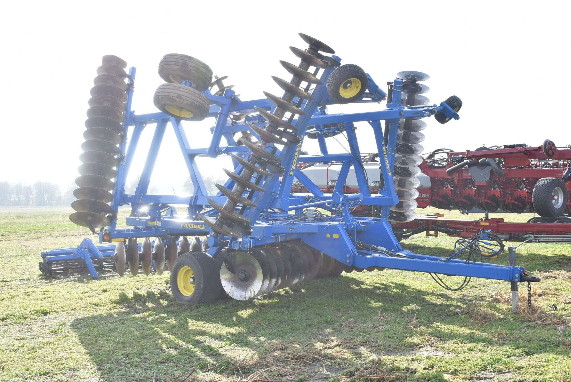 2013 Landoll 6230-33 Equipment Image0