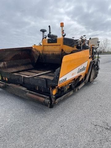 Image of LeeBoy 8500B equipment image 1