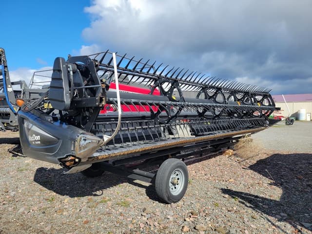 Image of MacDon D65 equipment image 1