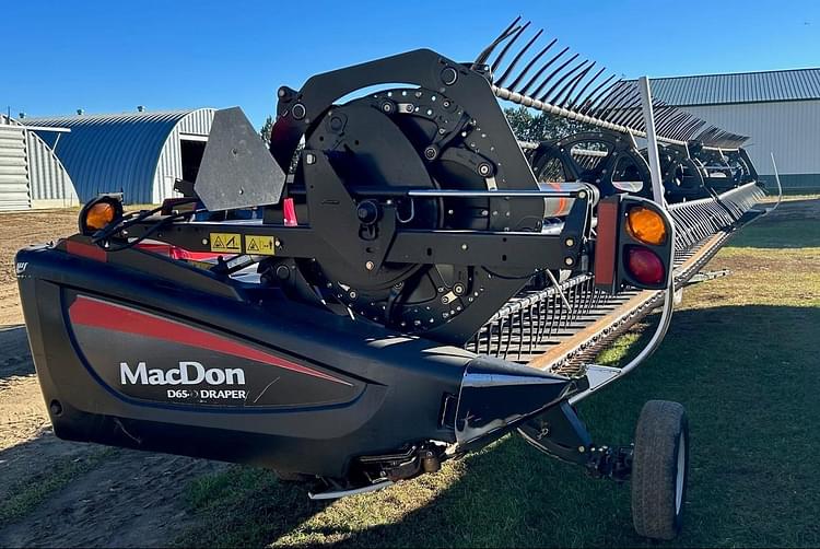 2013 MacDon D65-D Equipment Image0