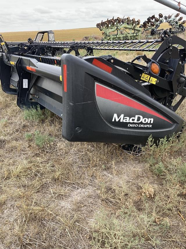 Image of MacDon D65 equipment image 2