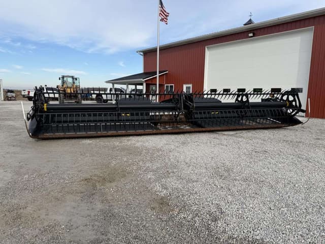 Image of MacDon FD75 equipment image 2