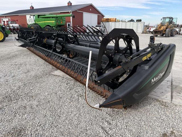 Image of MacDon FD75 equipment image 3