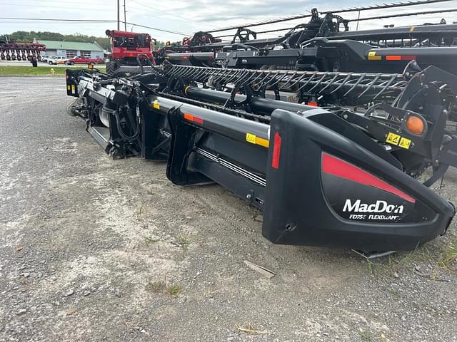 Image of MacDon FD75S equipment image 2
