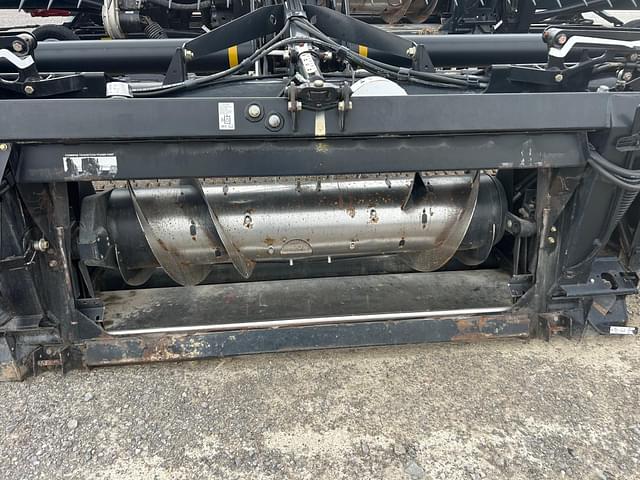 Image of MacDon FD75S equipment image 1