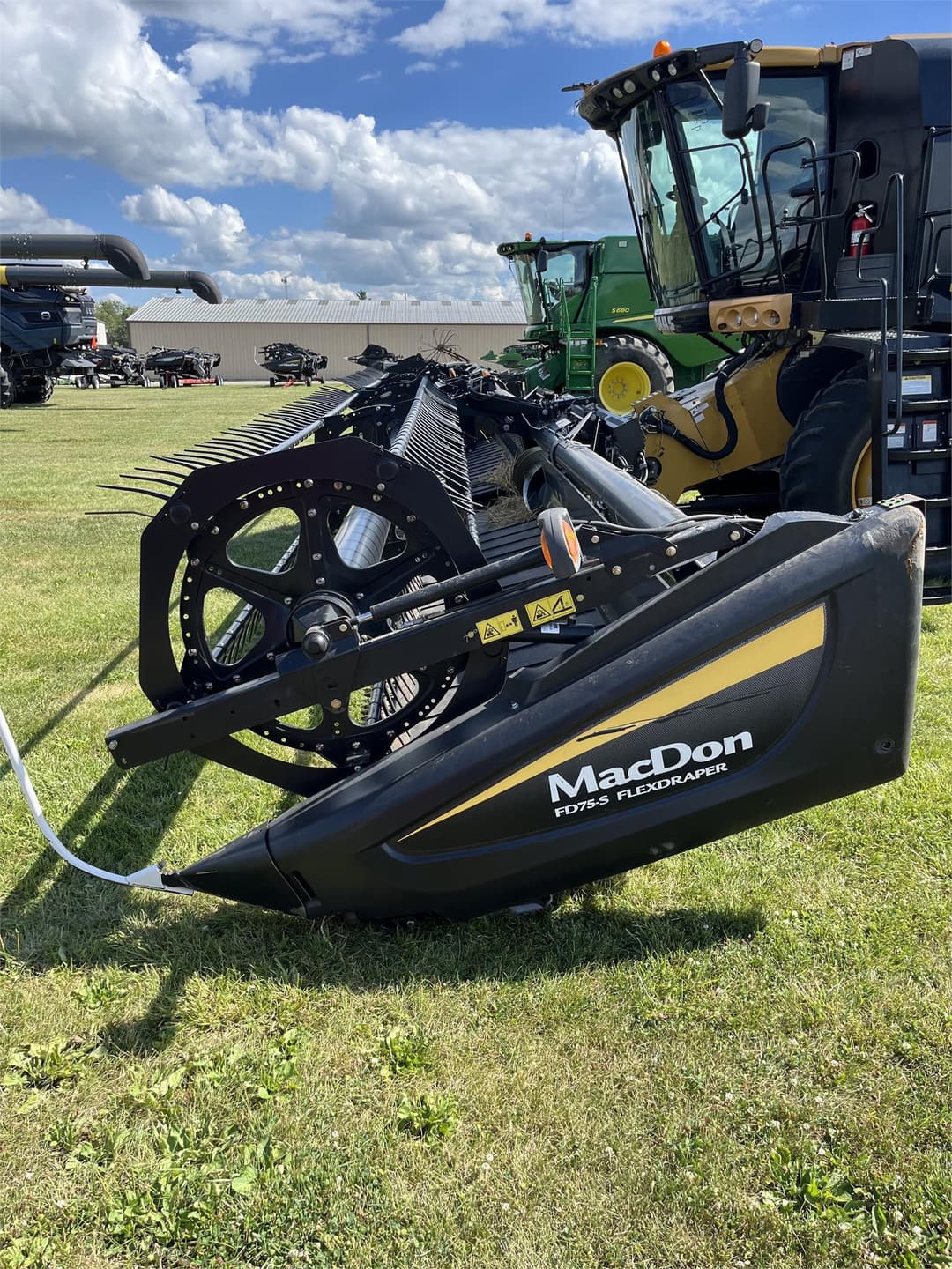 Image of MacDon FD75S Primary image