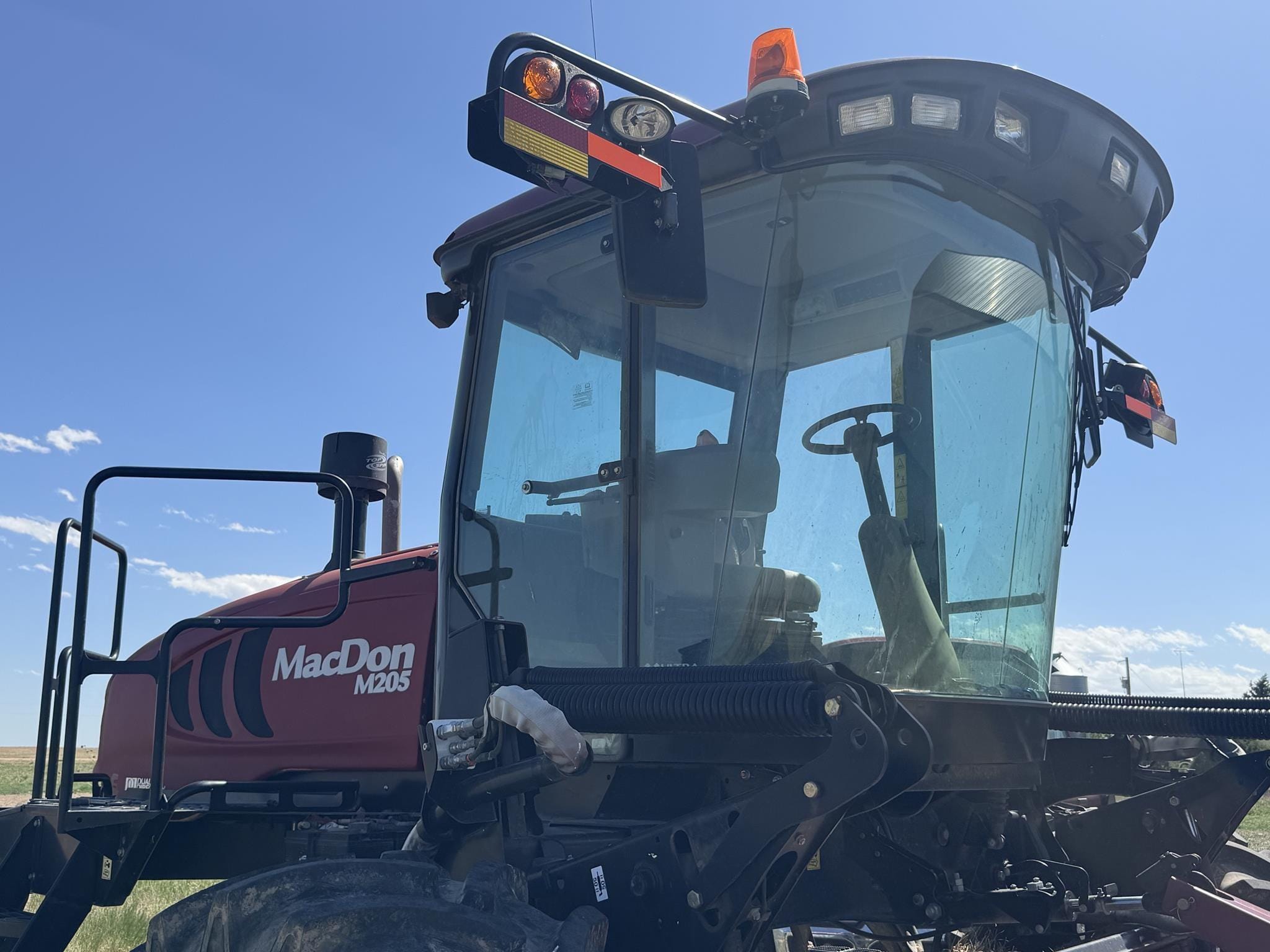 2013 MacDon M205 Equipment Image0