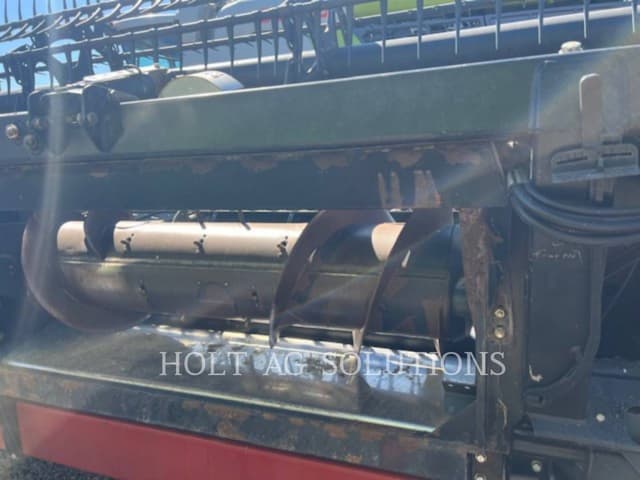 Image of MacDon D65-S equipment image 4