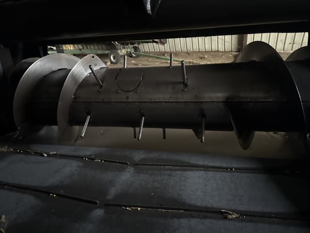 Image of MacDon FD75S equipment image 2