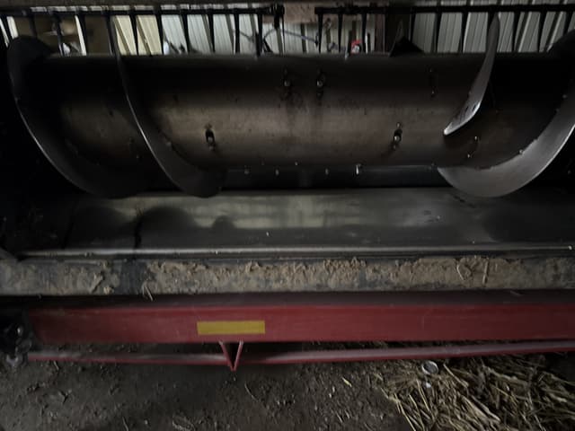 Image of MacDon FD75S equipment image 4