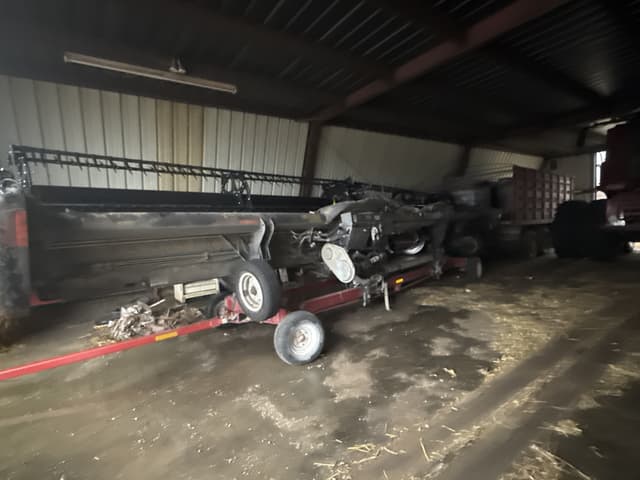 Image of MacDon FD75S equipment image 1