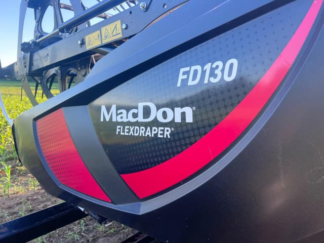 Image of MacDon FD130 equipment image 4