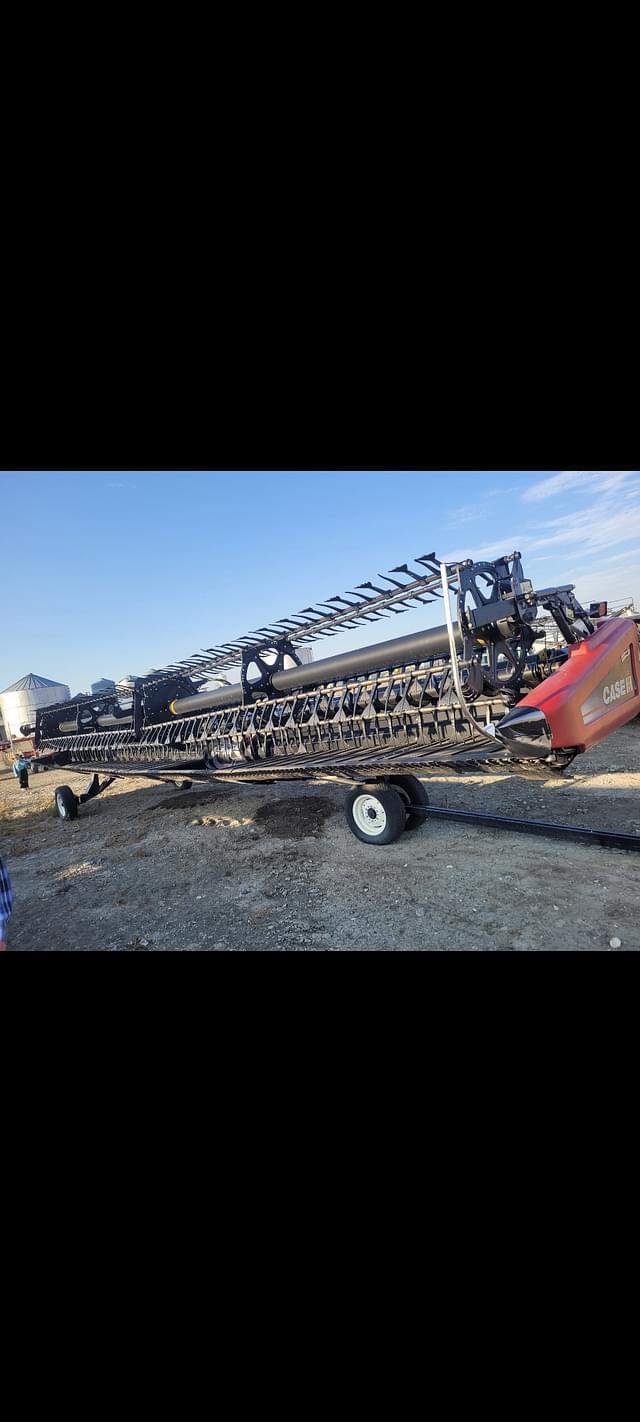Image of MacDon FD70 equipment image 2