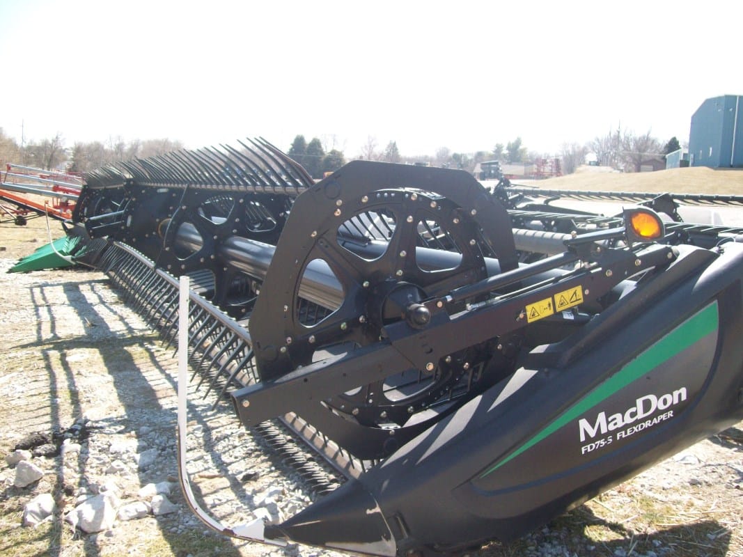 Main image MacDon FD75S