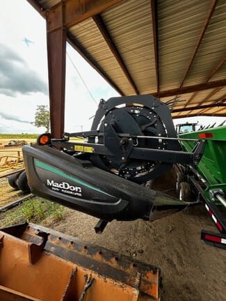 2013 MacDon FD75 Equipment Image0