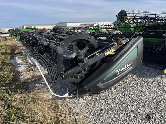 Main image MacDon FD75