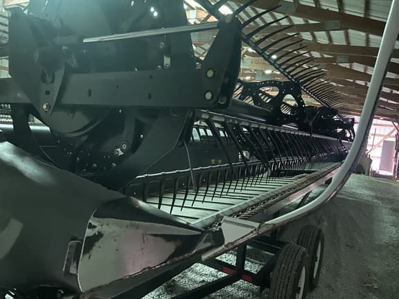 Image of MacDon FD75-35 equipment image 3