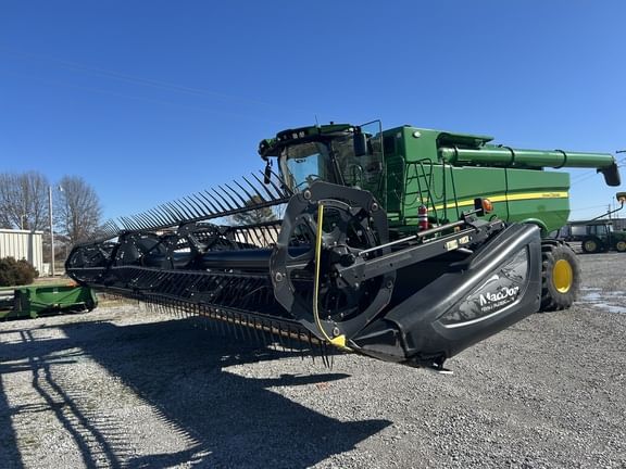 Main image MacDon FD75