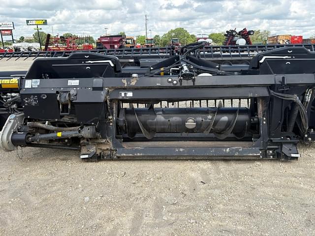 Image of MacDon FD75 equipment image 4