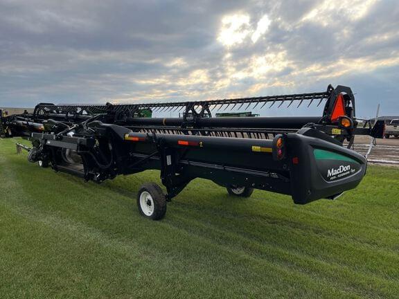 Image of MacDon FD75D equipment image 4