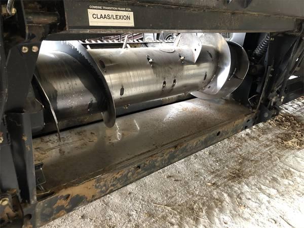 Image of MacDon FD75D equipment image 3