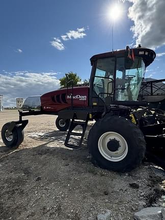 Image of MacDon M155 equipment image 3