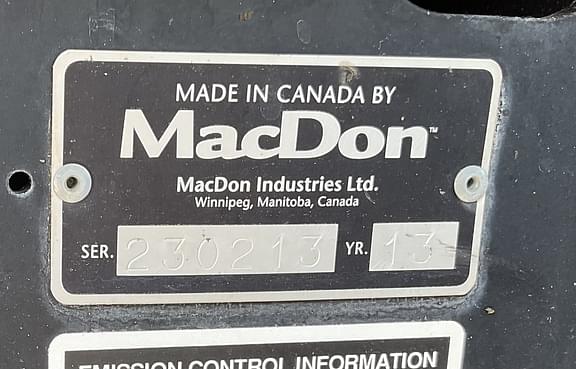 Image of MacDon M205 equipment image 2