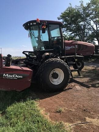 Image of MacDon M205 equipment image 3