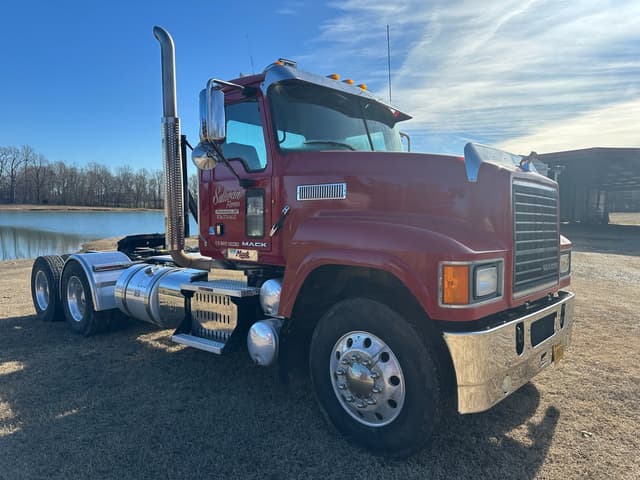 Image of Mack CHU equipment image 1