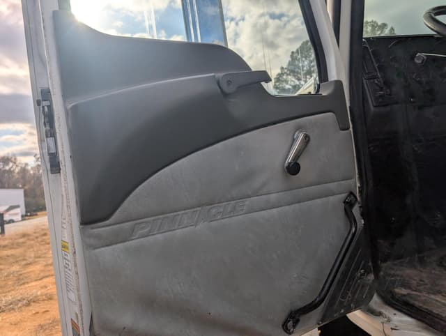 Image of Mack CHU613 equipment image 4