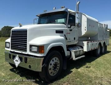 Main image Mack CHU613