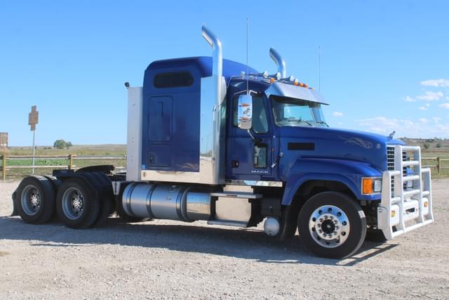 Image of Mack CHU613 equipment image 3