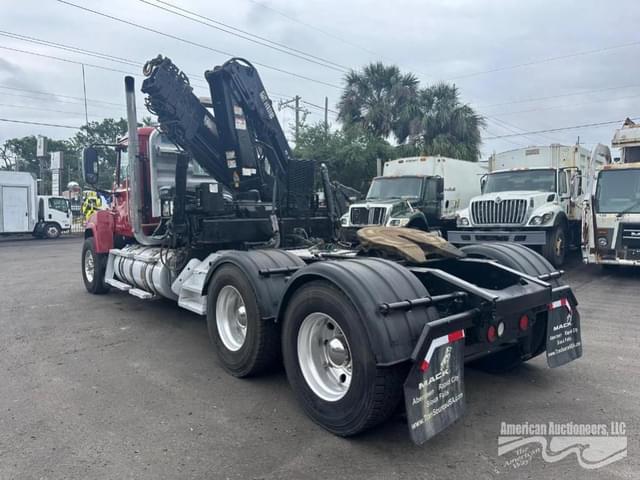 Image of Mack CHU613 equipment image 3