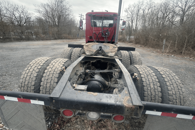 Image of Mack CXU613 equipment image 4