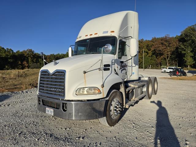 Image of Mack CXU613 equipment image 1