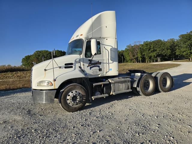 Image of Mack CXU613 equipment image 3