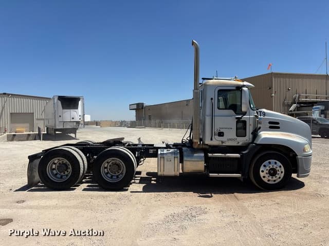 Image of Mack CXU613 equipment image 3