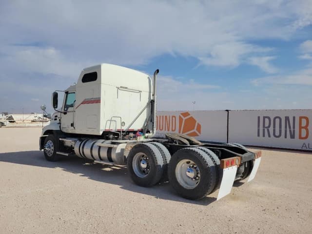 Image of Mack CXU613 equipment image 2